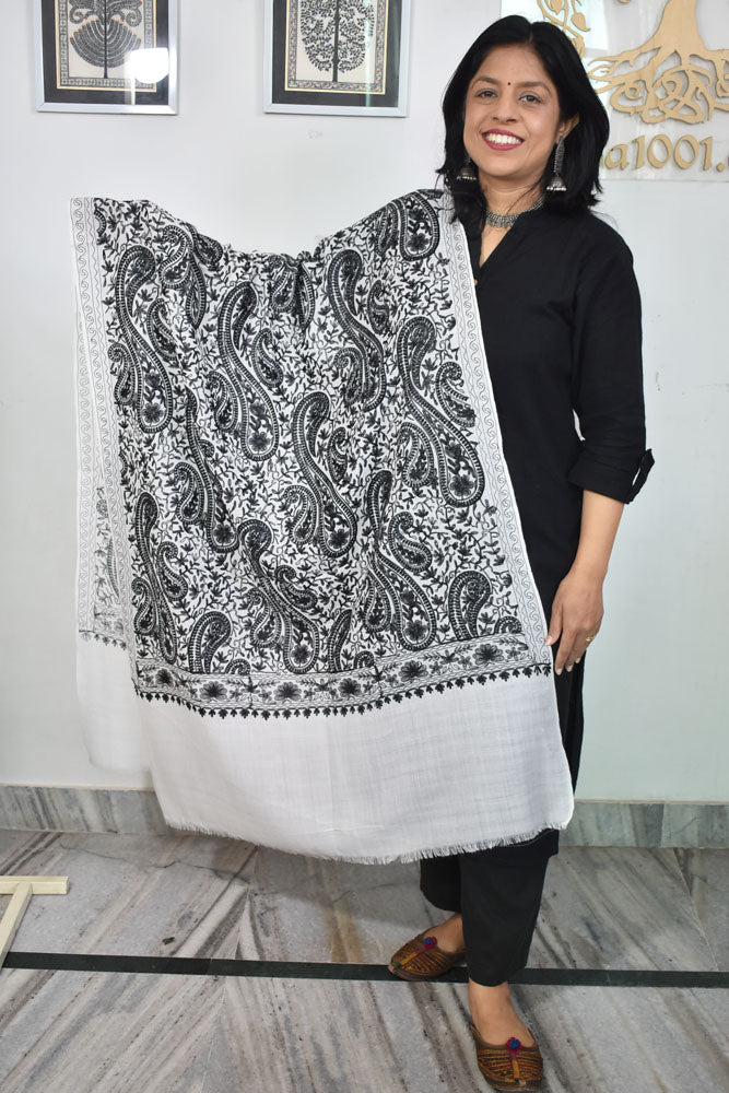 Intricate Jaal work Aari Embroidery Woolen Stole from Kashmir