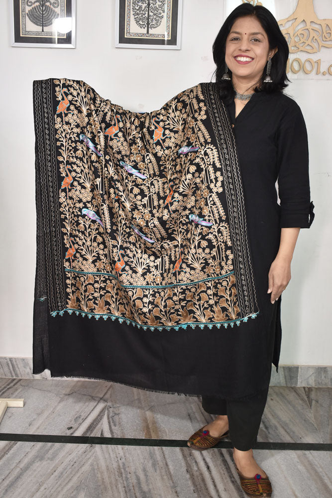 Intricate Jaal work Aari Embroidery Woolen Stole from Kashmir