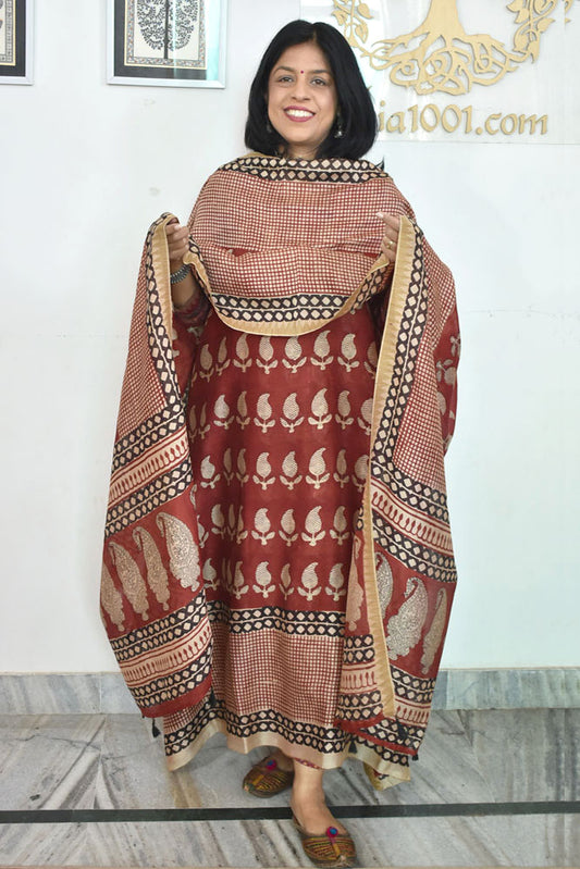 Beautiful Hand Block Printed Maheshwari Silk Cotton Unstitched suit fabric with Ghicha borders