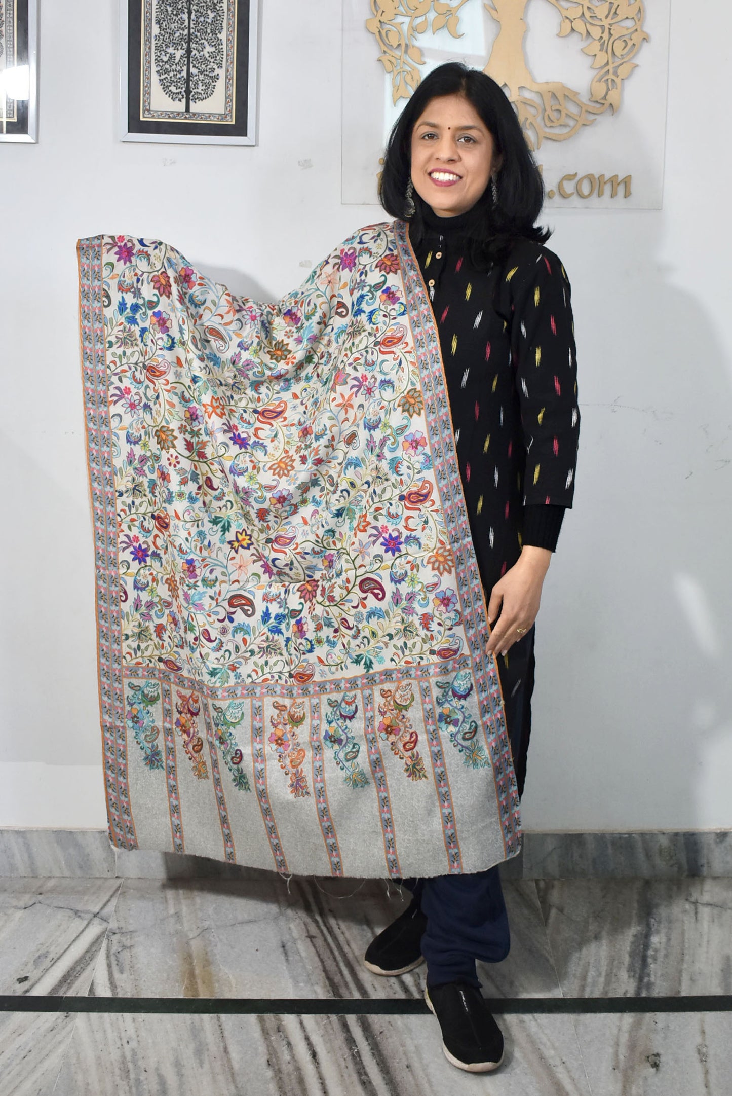 Beautiful Kalamkari Kashmiri shawl / stole with Aari Work