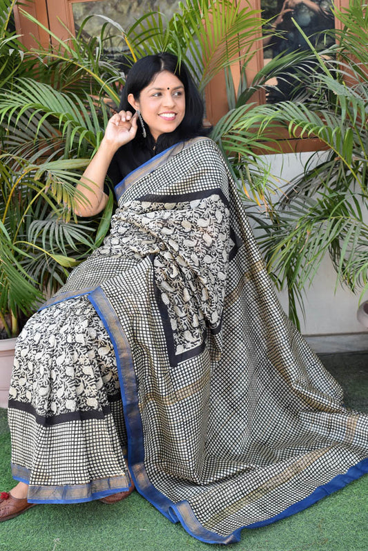 ज्यामिति : Elegant & Classic Hand Block Printed Bagru Maheshwari Silk Cotton Saree