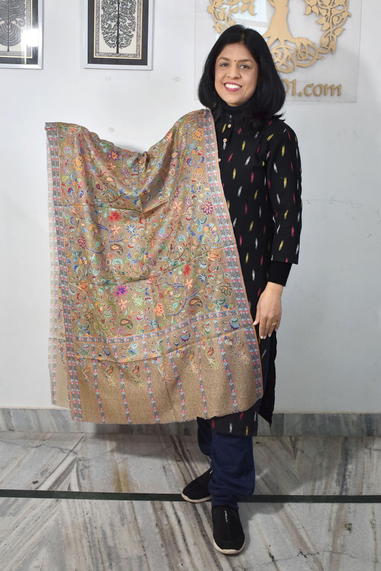 Beautiful Kalamkari Kashmiri shawl / stole with Aari Work