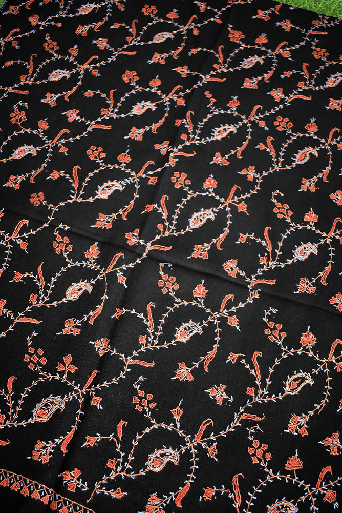 Intricate Jaal work Kashmiri Sozni Hand Embroidery Woolen Stole