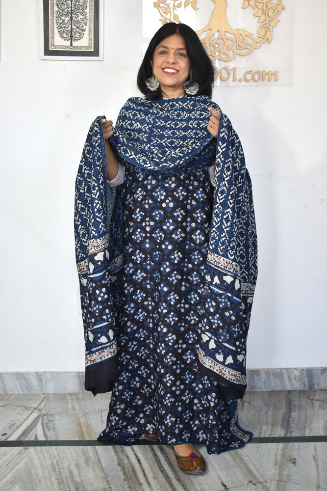 Hand Block Printed Muslin unstitched suit fabric with cotton bottom