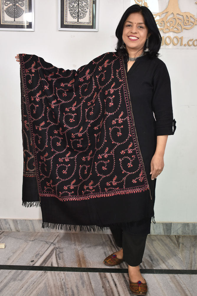 Intricate Jaal work Kashmiri Sozni Hand Embroidery Woolen Stole