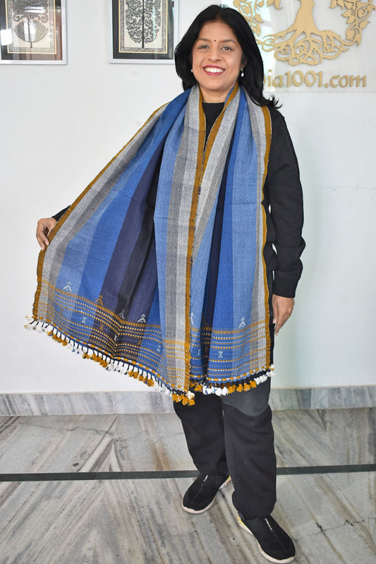 Warm Handwoven Bhujodi Handwoven Pure Wool stole with tassels