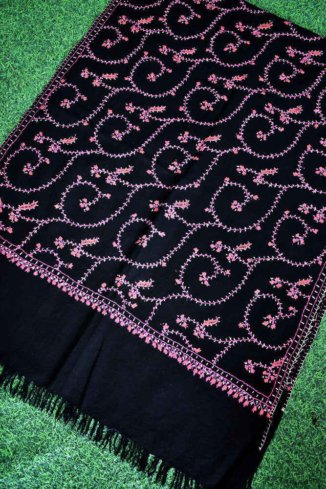 Intricate Jaal work Kashmiri Sozni Hand Embroidery Woolen Stole