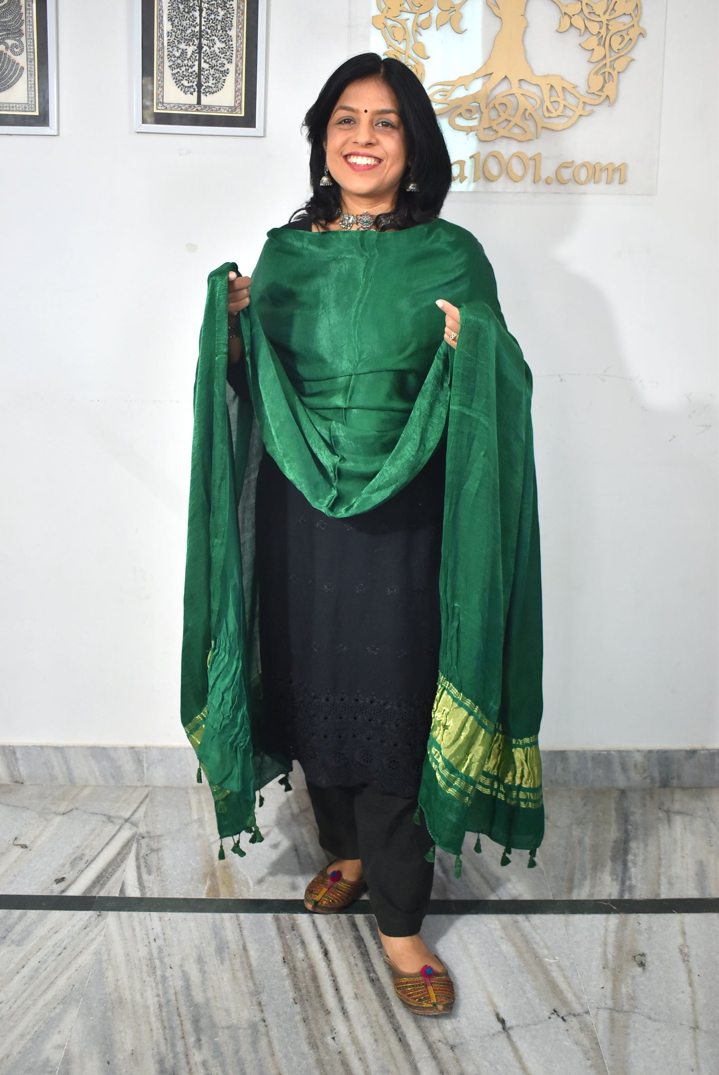 Beautiful Plain Modal Silk dupatta with Tissue Lagdi patta palla