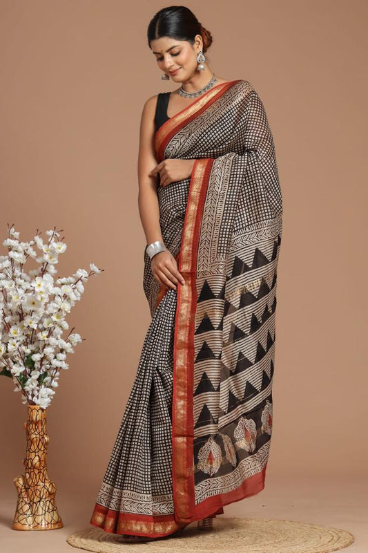 ज्यामिति : Elegant & Classic Hand Block Printed Bagru Maheshwari Silk Cotton Saree